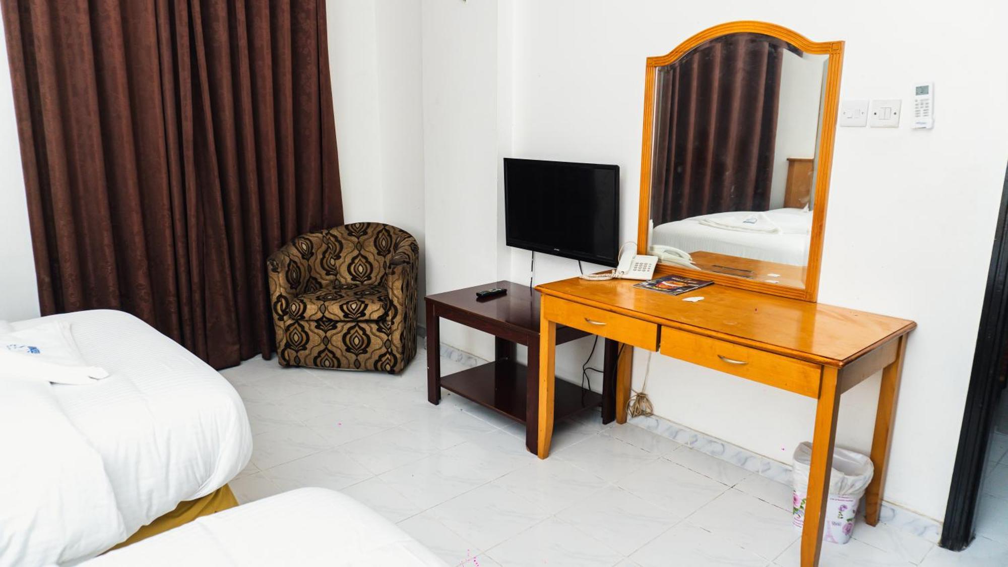 Pan Emirates Hotel Apartments Шарджа Экстерьер фото