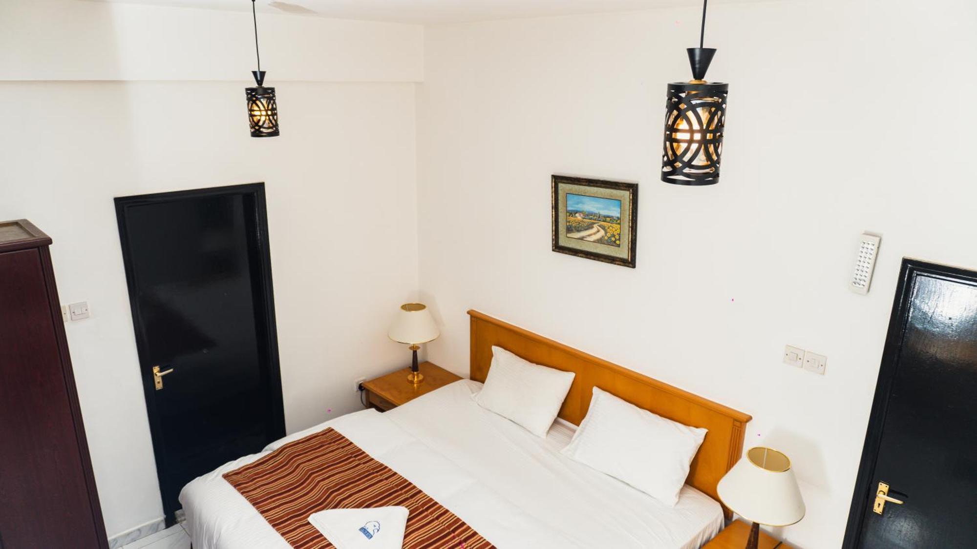 Pan Emirates Hotel Apartments Шарджа Экстерьер фото